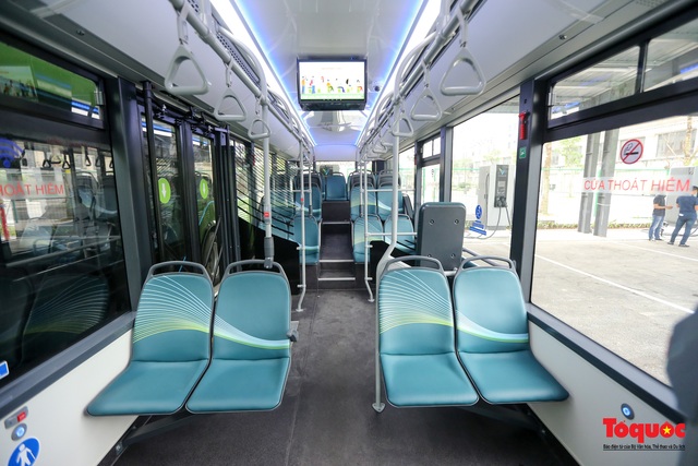 Chính thức đưa buýt điện Vinbus thân thiện với môi trường vào sử dụng  - Ảnh 4.