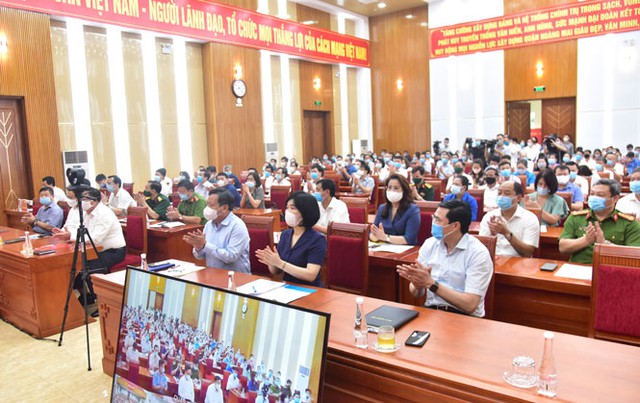 Bí thư Thành ủy Hà Nội: Cam kết thực hiện 8 nội dung trong chương trình hành động - Ảnh 2.
