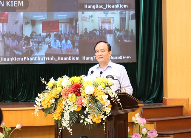 Chủ tịch HĐND TP Nguyễn Ngọc Tuấn và ứng cử viên HĐND TP khoá XVI tiếp xúc cử tri quận Hoàn Kiếm - Ảnh 2.