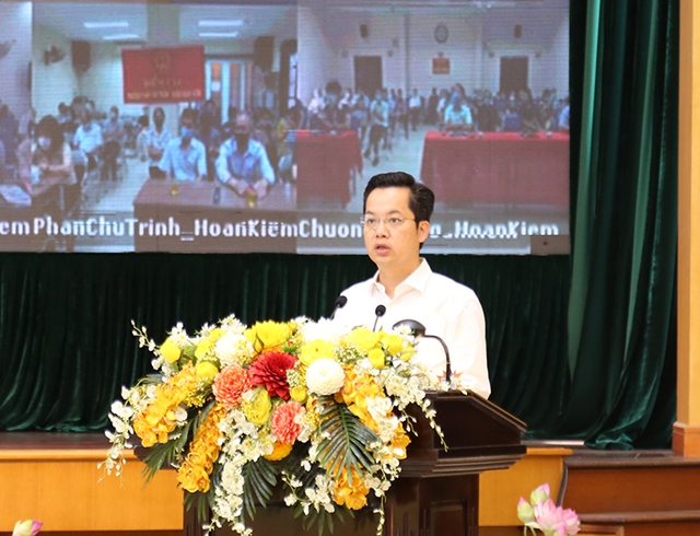 Chủ tịch HĐND TP Nguyễn Ngọc Tuấn và ứng cử viên HĐND TP khoá XVI tiếp xúc cử tri quận Hoàn Kiếm - Ảnh 3.