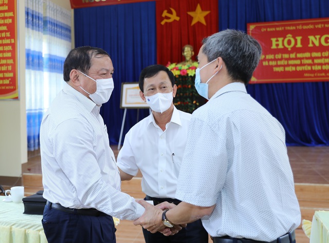 Bộ trưởng Nguyễn Văn Hùng và khát vọng được cống hiến cho mảnh đất Kon Tum  - Ảnh 4.