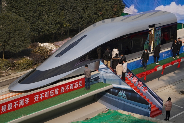 Mạng lưới đường sắt cao tốc đáng kinh ngạc của Trung Quốc: Biểu tượng của siêu cường kinh tế - Ảnh 2.