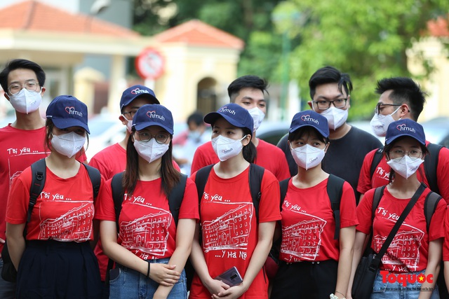 Sinh viên trường y &quot;xuất quân&quot; chi viện cho điểm nóng Bắc Ninh chống dịch Covid 19 - Ảnh 5.