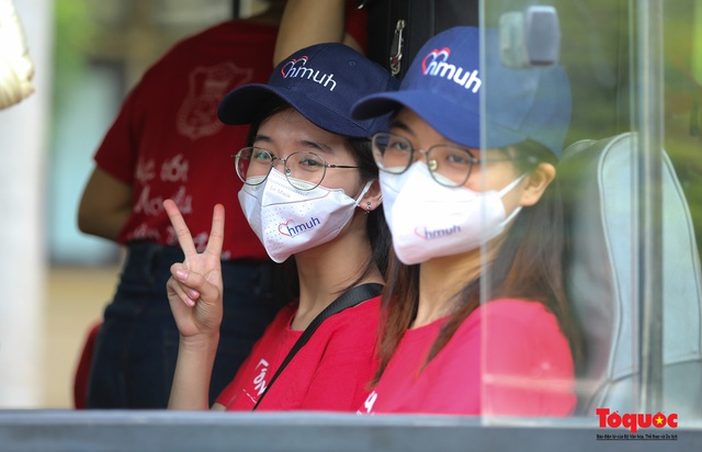Sinh viên trường y &quot;xuất quân&quot; chi viện cho điểm nóng Bắc Ninh chống dịch Covid 19 - Ảnh 8.