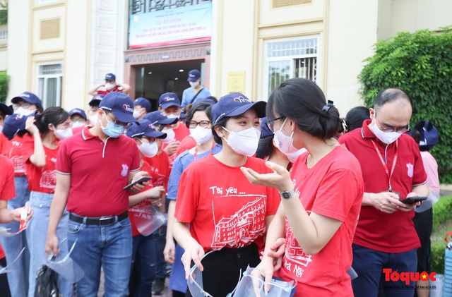 Sinh viên trường y &quot;xuất quân&quot; chi viện cho điểm nóng Bắc Ninh chống dịch Covid 19 - Ảnh 6.
