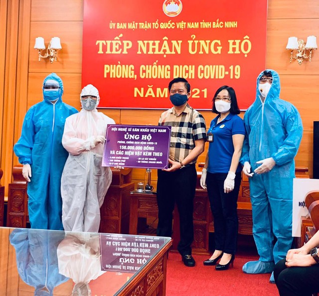 Hội Nghệ sĩ Sân khấu Việt Nam hỗ trợ Bắc Ninh, Bắc Giang chống dịch - Ảnh 2.