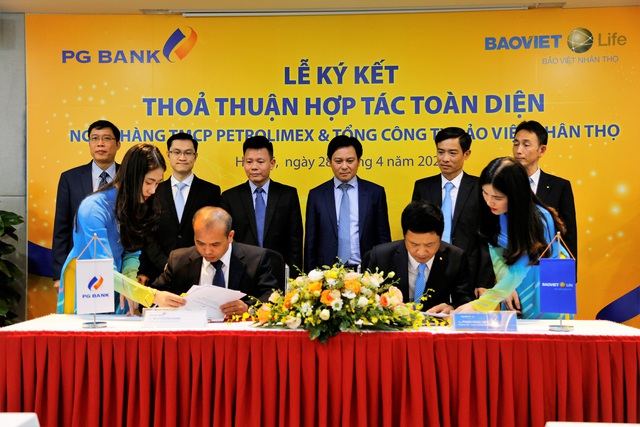 Bảo Việt Nhân thọ và PG Bank ký kết thỏa thuận hợp tác toàn diện - Ảnh 1.