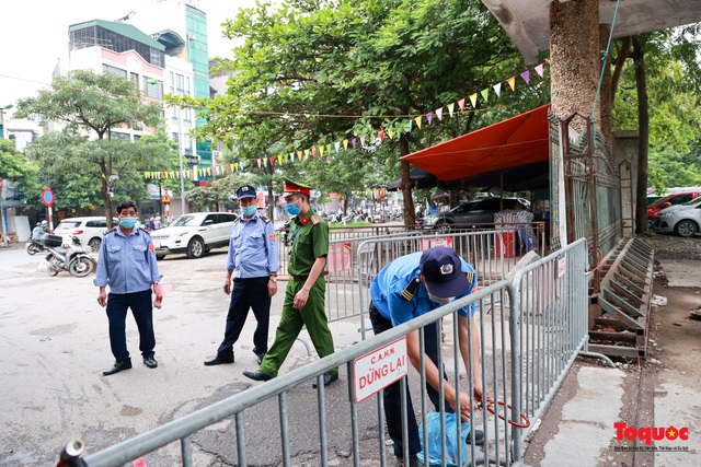 Công viên ở Hà Nội đồng loạt đóng cửa, ai cố tình xử lý nghiêm - Ảnh 9.