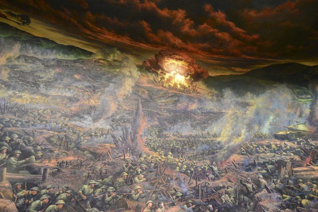 Ra mắt bức tranh khổng lồ tái hiện Chiến thắng Điện Biên Phủ - Ảnh 1.