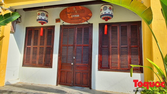 Nhiều hàng quán ở phố cổ Hội An vẫn chưa mở cửa dù đã được phép - Ảnh 4.
