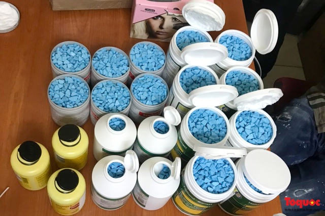 Thu giữ hàng tạ ma túy giấu trong sữa hộp, băng vệ sinh... được vận chuyển qua đường hàng không về Việt Nam - Ảnh 4.