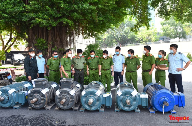 Phát hiện 540kg ma túy giấu trong dạ dày lợn và mô tơ điện có gắn định vị theo dõi - Ảnh 2.