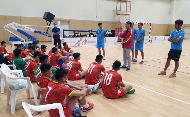 HLV Phạm Minh Giang: Futsal Việt Nam cần dồn toàn lực khi đối đầu với Panama - Ảnh 1.