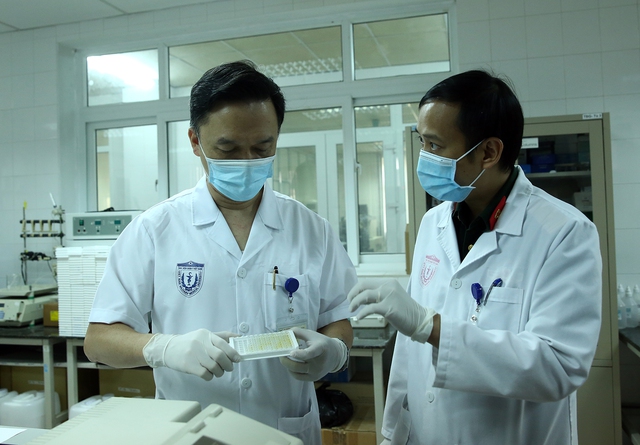 Vắc xin phòng COVID-19 đầu tiên của Việt Nam bước vào giai đoạn thử nghiệm thứ 3 - Ảnh 1.