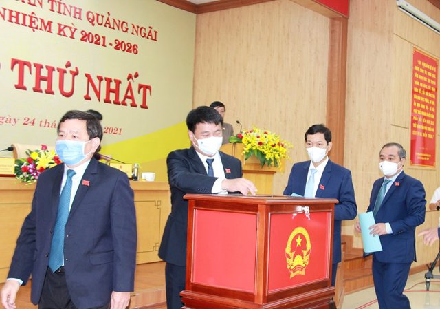 HĐND TPHCM, tỉnh Quảng Ngãi, Sóc Trăng bầu nhân sự chủ chốt - Ảnh 3.
