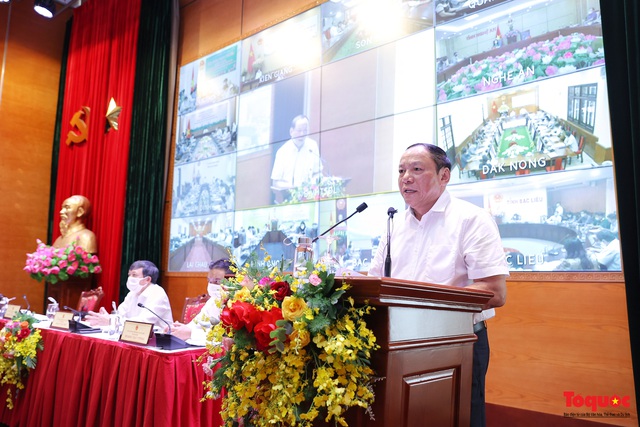 Để văn hóa trở thành động lực của sự phát triển phải hình thành môi trường văn hóa, đời sống văn hóa - Ảnh 2.