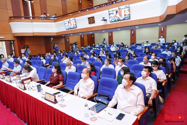 Để văn hóa trở thành động lực của sự phát triển phải hình thành môi trường văn hóa, đời sống văn hóa - Ảnh 3.
