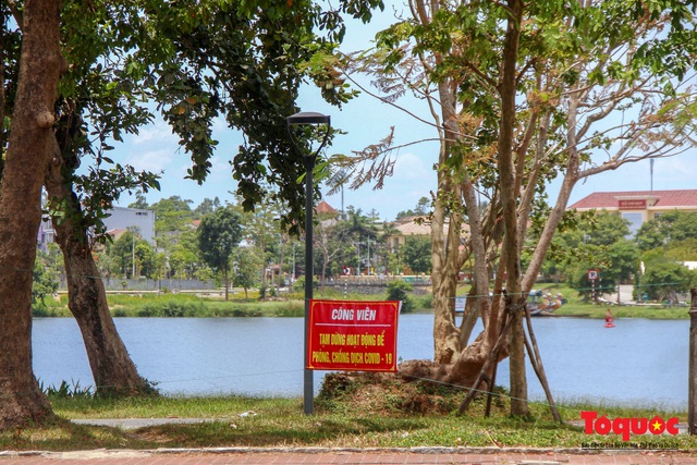 Người dân Thừa Thiên Huế chật vật mưu sinh giữa nắng nóng - Ảnh 10. Người dân Thừa Thiên Huế chật vật mưu sinh giữa nắng nóng - Ảnh 10.
