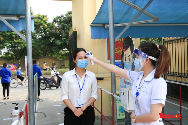 Hà Nội: Diễn tập “Đảm bảo y tế, phòng chống dịch bệnh Covid-19 trong kỳ thi tuyển sinh vào lớp 10 THPT năm học 2021-2022” - Ảnh 9.