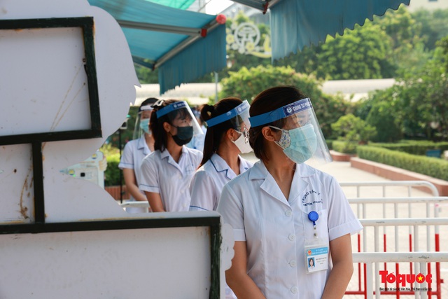 Hà Nội: Diễn tập “Đảm bảo y tế, phòng chống dịch bệnh Covid-19 trong kỳ thi tuyển sinh vào lớp 10 THPT năm học 2021-2022” - Ảnh 7.