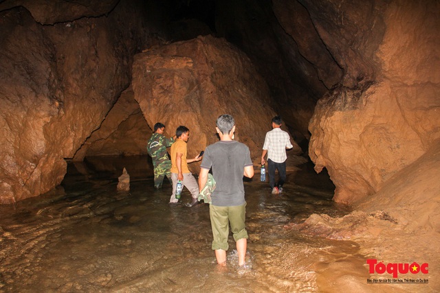 Động và thác Tà Puồng - Vẻ đẹp hoang sơ giữa núi rừng Quảng Trị - Ảnh 8.