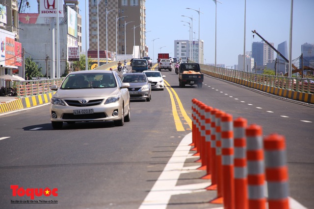 Cầu vượt nút giao thông hơn 700 tỷ đồng ở trung tâm Đà Nẵng chính thức thông xe - Ảnh 3.