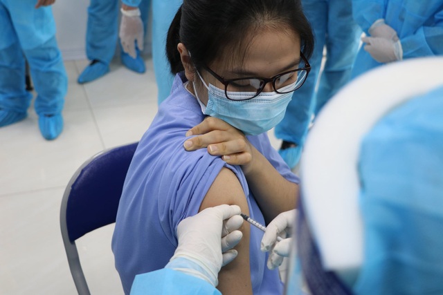 TP Hồ Chí Minh được phân bổ nhiều nhất trong số vaccine đã về Việt Nam - Ảnh 1.