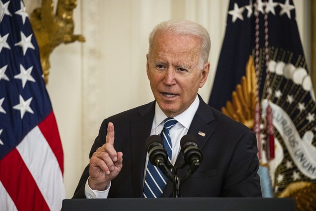 Tổng thống Biden kêu gọi người dân Mỹ chống dịch mà vẫn yêu nước - Ảnh 1.