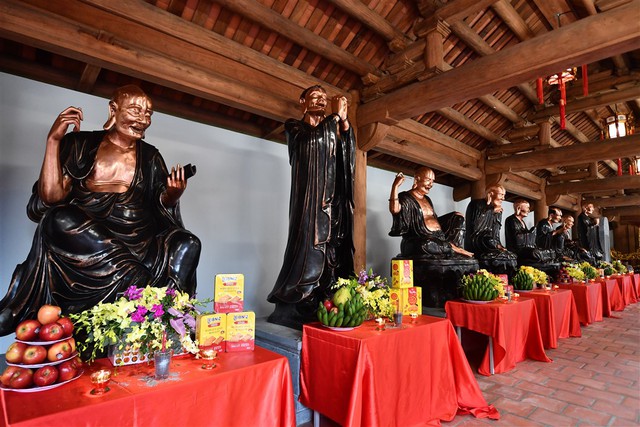 Hơn 100 bức tượng tại Bảo Hải Linh Thông Tự được tạo tác cầu kỳ như thế nào? - Ảnh 3.