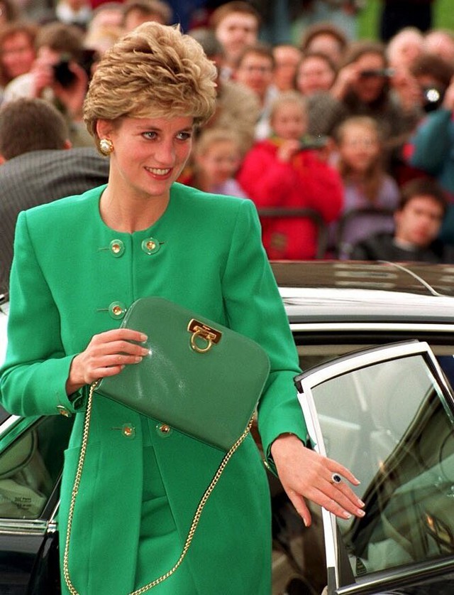 Những chiếc túi được đặt theo tên Công nương Diana - Ảnh 4.