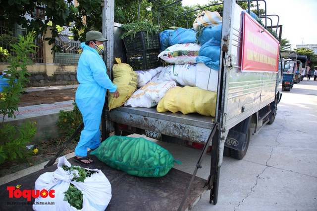 Những chuyến xe nghĩa tình chở hàng chục tấn nông sản từ Quảng Nam ra hỗ trợ Đà Nẵng - Ảnh 12.