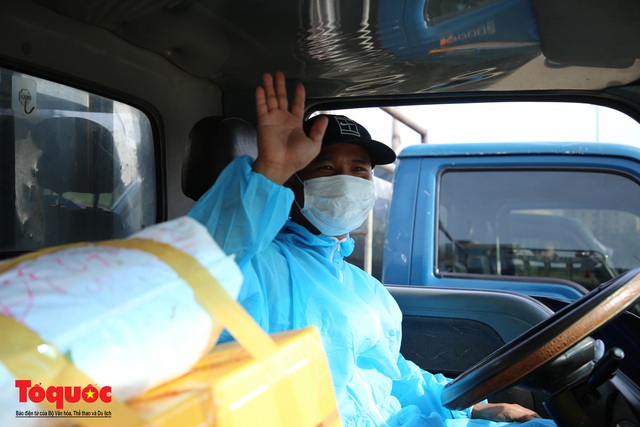 Những chuyến xe nghĩa tình chở hàng chục tấn nông sản từ Quảng Nam ra hỗ trợ Đà Nẵng - Ảnh 4.