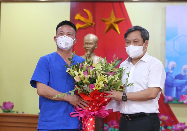 Quảng Bình tiếp tục cử đoàn cán bộ y tế vào hỗ trợ TP.HCM chống dịch; Tạm dừng đón khách nội, ngoại tỉnh tại đảo Lý Sơn - Ảnh 1.