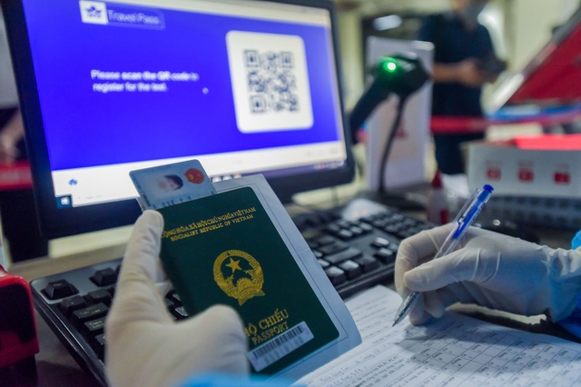 Chuyến bay đầu tiên của Vietnam Airlines thử nghiệm thành công ứng dụng hộ chiếu sức khỏe điện tử IATA Travel Pass - Ảnh 1.
