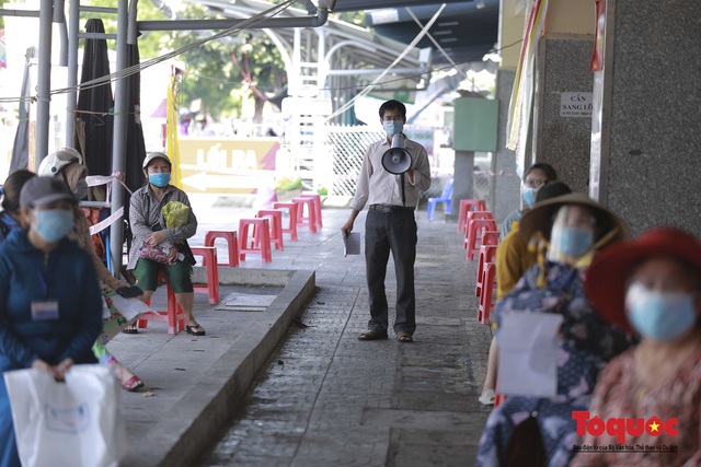 Hình ảnh một số chợ truyền thống ở Đà Nẵng mở cửa trở lại phục vụ người dân - Ảnh 4.