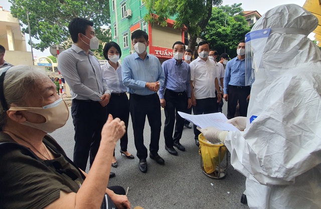 Bộ trưởng Y tế: Triển khai tiêm vaccine COVID-19 ở Hà Nội tương đối nhanh, bài bản - Ảnh 1.