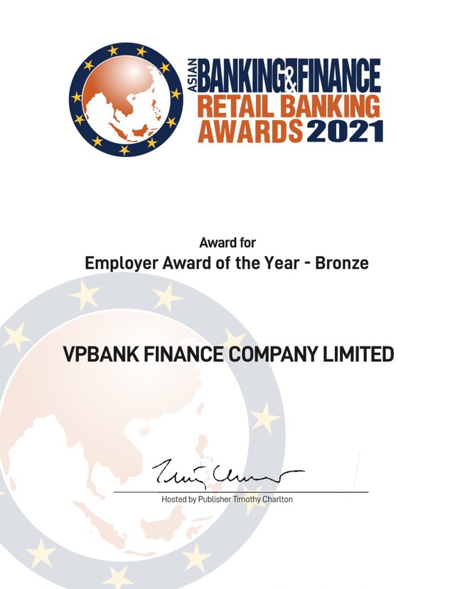 FE CREDIT &quot;thắng lớn&quot; với 2 giải thưởng từ tạp chí &quot;The Asian Banking and Finance&quot;  - Ảnh 1.