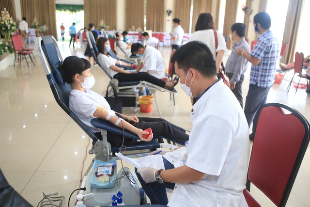 Thừa Thiên Huế: &quot;Ở đâu có người tình nguyện hiến máu, ở đó có xe chuyên dụng tiếp nhận máu&quot; - Ảnh 1.