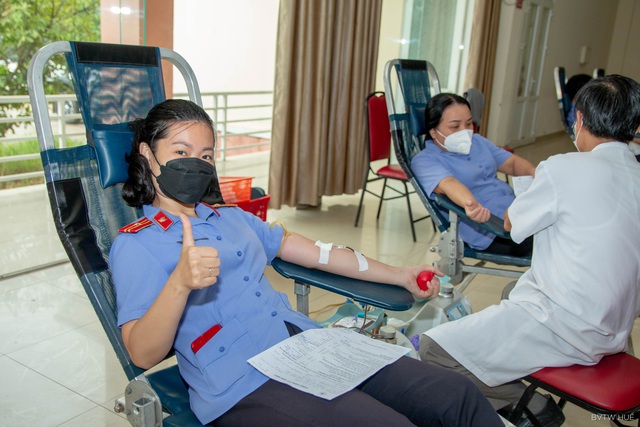 Thừa Thiên Huế: Hoạt động lấy máu tình nguyện lưu động phát huy hiệu quả giữa mùa dịch - Ảnh 2.