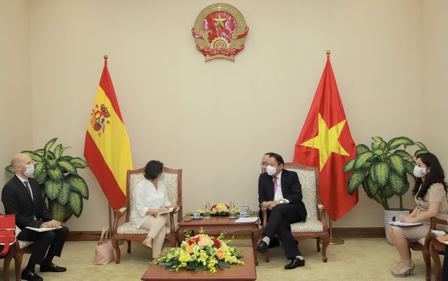 Bộ trưởng Nguyễn Văn Hùng đề nghị Tây Ban Nha hỗ trợ vaccine phòng chống Covid-19 cho Phú Quốc - Ảnh 2.