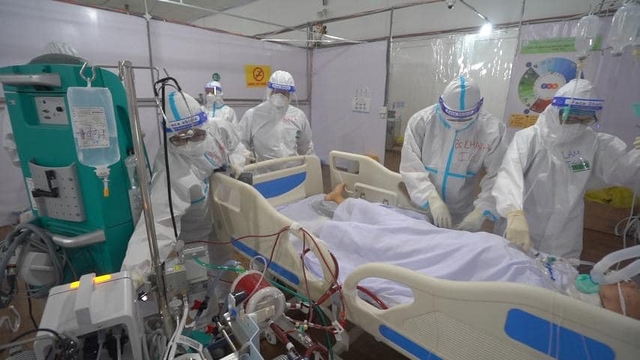 Hiệu quả trong việc giành giật sự sống cho người bệnh COVID-19 ở Bệnh viện dã chiến đa tầng Tân Bình - Ảnh 1.