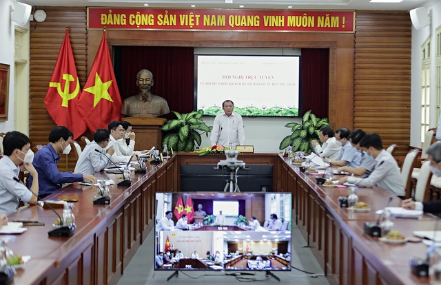 Chuẩn bị thí điểm đón khách quốc tế tới Phú Quốc: Bộ trưởng Nguyễn Văn Hùng yêu cầu làm tới đâu chắc tới đó - Ảnh 1.