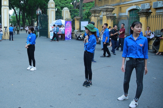 Dự kiến tuyển 2000 tình nguyện viên phục vụ SEA Games 31 tại Hà Nội - Ảnh 1.