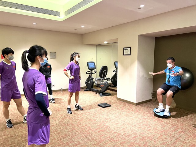 14 cầu thủ nữ Việt Nam nhận kết quả âm tính, sẵn sàng sang Ấn Độ - Ảnh 1. 14 cầu thủ nữ Việt Nam nhận kết quả âm tính, sẵn sàng sang Ấn Độ - Ảnh 1.