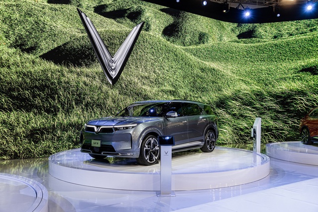VinFast công bố dừng sản xuất xe xăng, chuyển hẳn sang sản xuất xe thuần điện từ cuối năm 2022 - Ảnh 5.