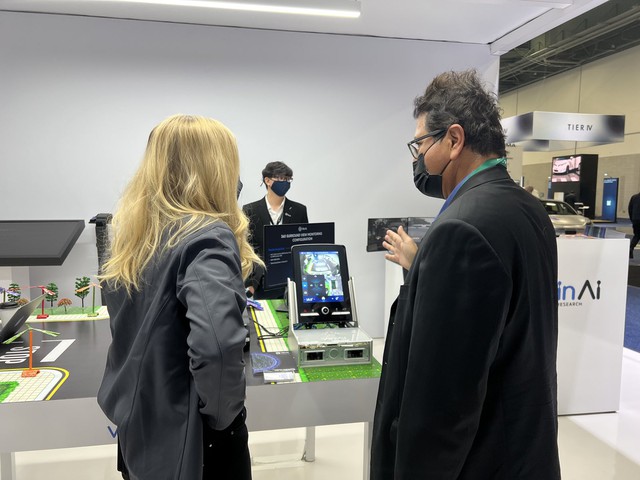 VinAI ra mắt bộ sản phẩm trí tuệ nhân tạo tại Triển lãm Điện tử Tiêu dùng CES 2022 - Ảnh 1.