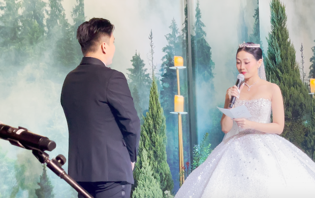 Đám cưới MC Liêu Hà Trinh tại TP.HCM: Nhã Phương và vợ chồng Đông Nhi cùng dàn sao đổ bộ  - Ảnh 20.