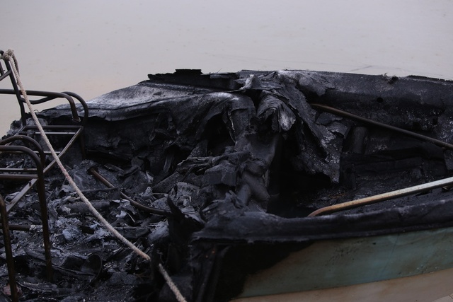 Nguyên nhân ban đầu vụ 8 ca nô, tàu du lịch bốc cháy ở bến Cửa Đại - Ảnh 9.