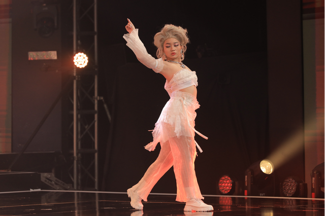Mai Âm Nhạc, Kellie - 2 nữ rapper khoe khả năng vũ đạo bắt mắt tại Sàn Đấu Vũ Đạo mùa 2 - Ảnh 8.