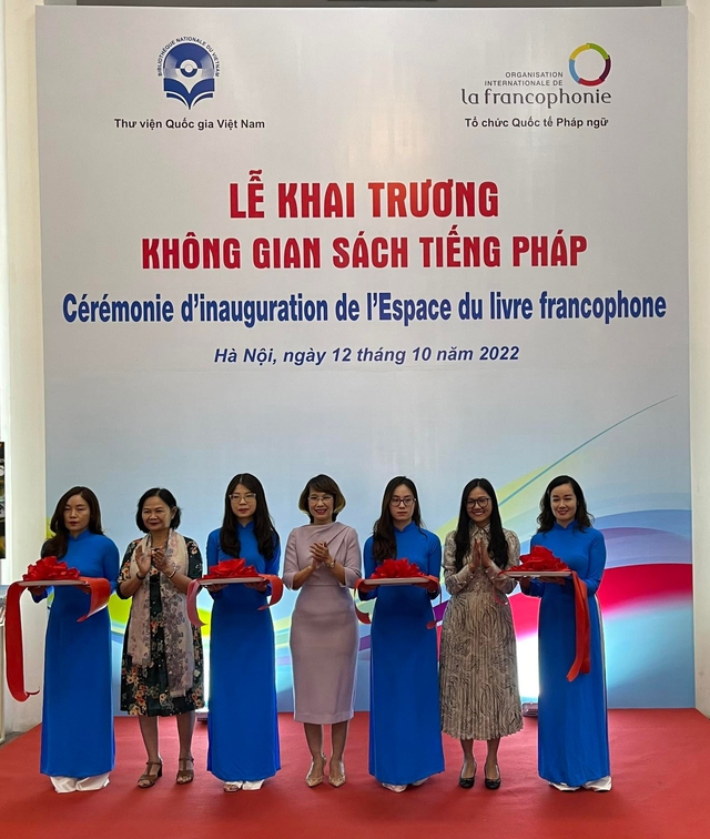 Không gian sách tiếng Pháp- Nhịp cầu hữu ích cung cấp thông tin, tri thức cho người Việt Nam - Ảnh 1.